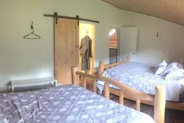 Cougar Mountain Lodge B&b
