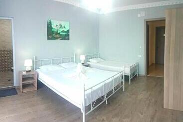 هتل Calypso Kvariati Inn