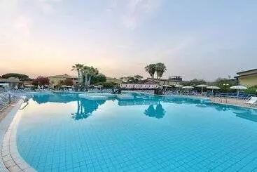 هتل Medar"Horse Country Resort"