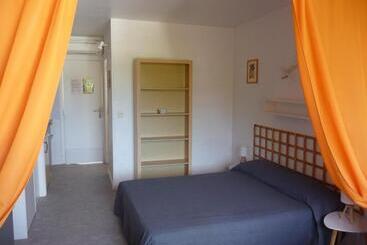 בית מלון כפרי Hôtel Les Eucalyptus