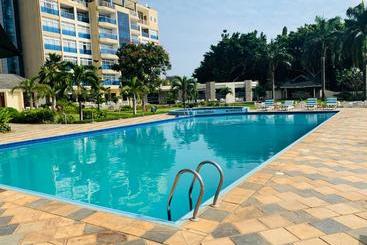 فندق Tanga Beach Resort & Spa