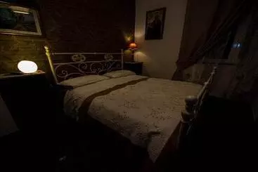 Bed & Breakfast Next Stop 28