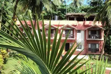 Club 7 Beach Resort