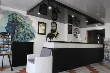 هتل Hôtel Sampiero Corso