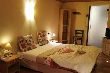تختخواب و صبحانه Maison Le Cler