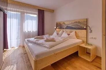 تختخواب و صبحانه Garni Appartments Helvetia