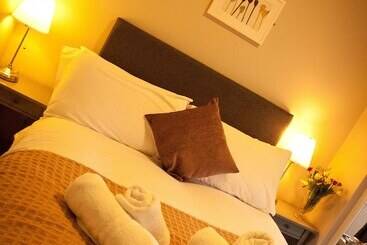 בית מלון כפרי Rowton Poplars