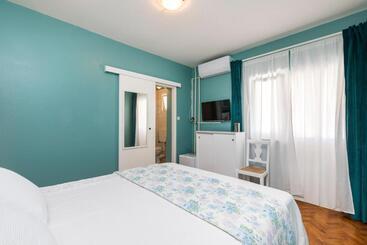 צימר Alaburic Rooms & Apartment