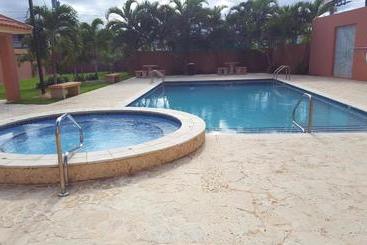 آپارتمانهای توریستها Dolphin Tower Apartment