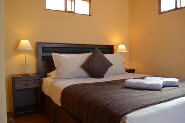 Bed & Breakfast Hostal Y Cabañas Renta House San Pedro