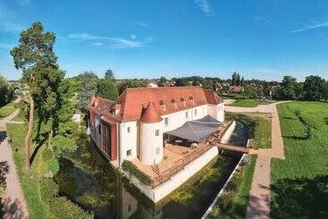 فندق Château Du Bost   Teritoria