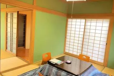 旅館 Makibanoie