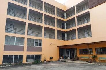 New Wanchai Hotel Pakchong