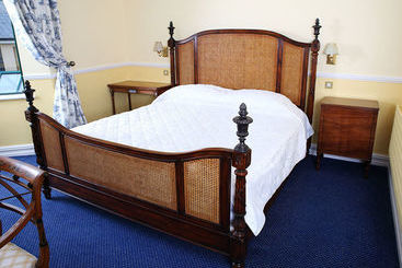 Reddans Of Bettystown Luxury Bed & Breakfast, Restaurant And Bar