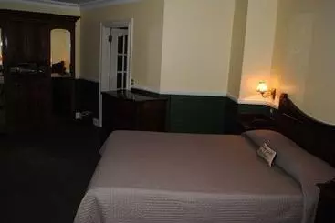 Reddans Of Bettystown Luxury Bed & Breakfast, Restaurant And Bar