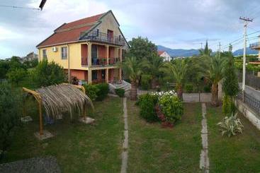 Hostal Green Garden Guesthouse