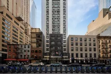 هتل Courtyard By Marriott New York World Trade Center Area