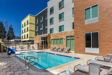 ホテル Fairfield Inn & Suites Ontario Rancho Cucamonga