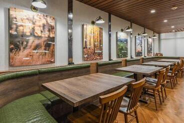 فندق Fairfield Inn & Suites Ontario Rancho Cucamonga