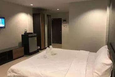هتل Supachai Inn