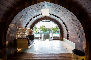 Natee The Riverfront Hotel Kanchanaburi