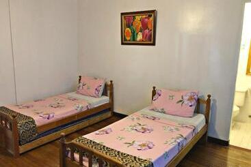 Royal Thee Bed & Breakfast