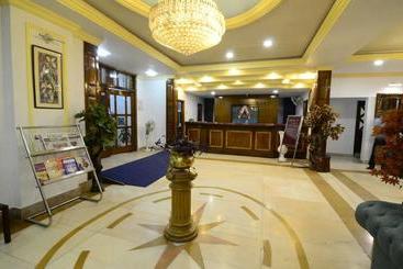 בית מלון כפרי Raj Palace