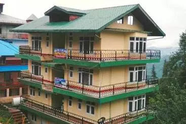 Hotel Pines And Peaks