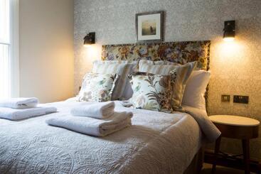 צימר The Legh Arms Prestbury