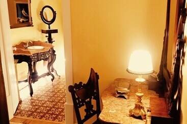 Hotel Luxa Charmhouse