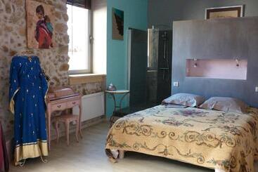 تختخواب و صبحانه La Mirandole