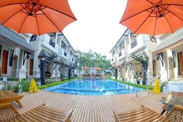 Shwe Taung Tan Hotel   Lake View