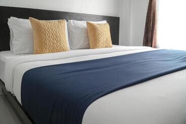 هتل Preme Village