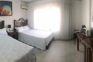 Habitación Independiente En Santa Cruz De La Sierra En Hotel Casablanca