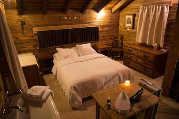 Отель Les Mazots De La Source & Spa