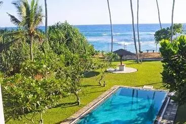 Hotelli Mirissa Beach Villa