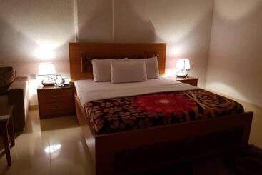 فندق Tahir Guest Palace