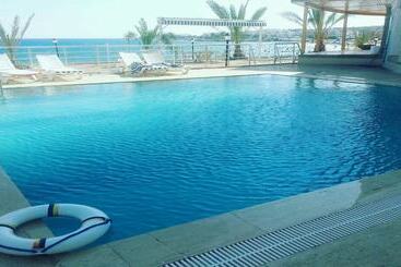 هتل Tepe Beach