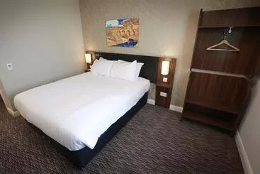 Hotel Willows, Blackburn By Marston's Inn