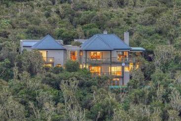 مبيت وإفطار Makarios On The River