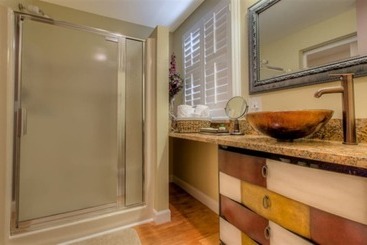 住宿加早餐 At Journey S End