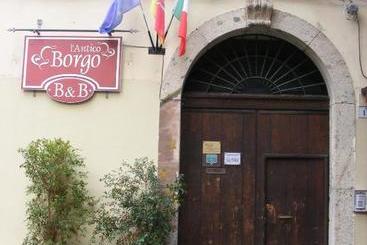 تختخواب و صبحانه L Antico Borgo