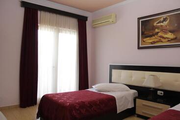 هتل Fieri International