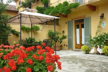 L'adele Bed & Breakfast