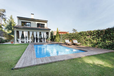 一軒屋 Villa Argentonalux