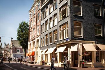 민박 Zwanestein Canal House