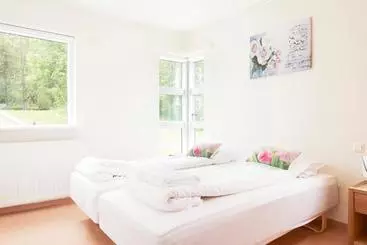 Golden Circle Apartments