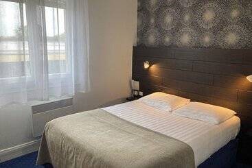 Hotell The Originals City, Hôtel Du Château, Pontivy