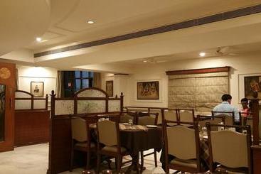 فندق Apna Avenue