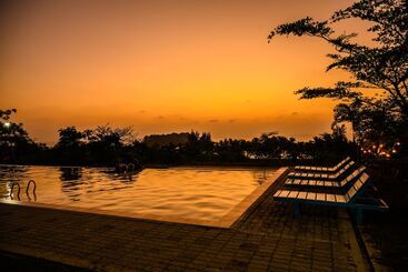 استراحتگاه Lover View Pool Bar & Bungalows